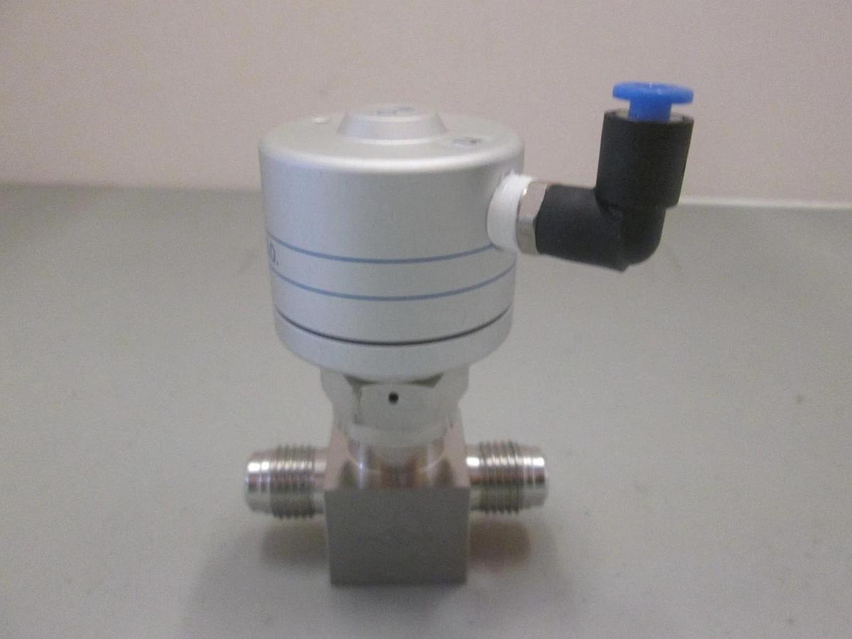 Used Fujikin, 3.5-7kgf, N.O. Pneumatic Valve, 1/4" MVCR, Used