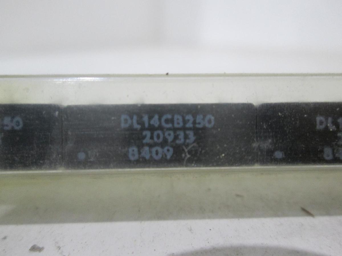 Used DL14CB250, Integrated Circuit, New, Lot of 25