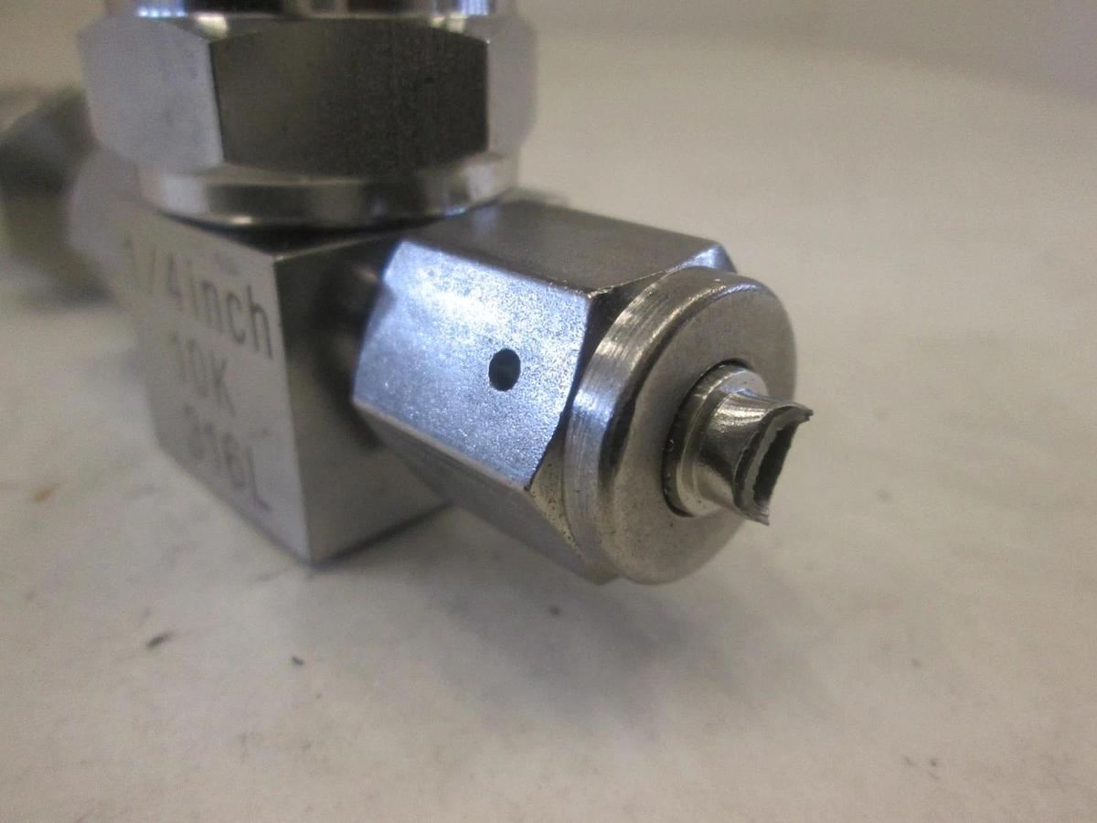 Used Nippon Sanso, 316L 10 K 1/4", Stainless Steel Valve, Used