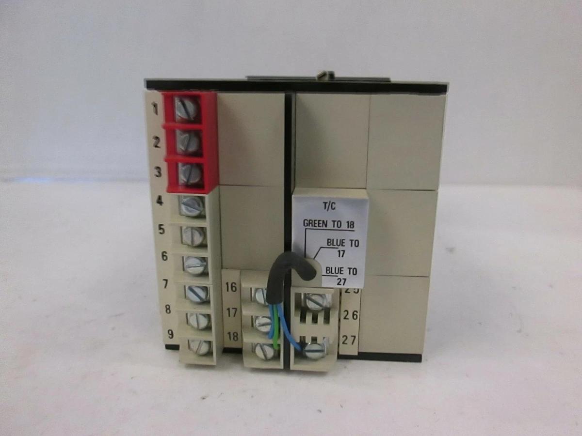 Eurotherm Model 8180/0-5V, Temperature Controller, New