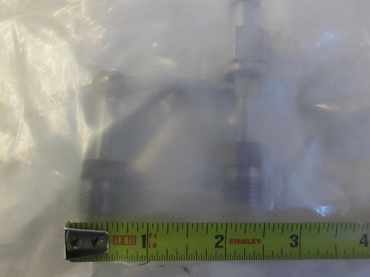 Used AMAT, 0050-10047, WELDMENT, 2 MANOMETRS, 1/2VCR, New