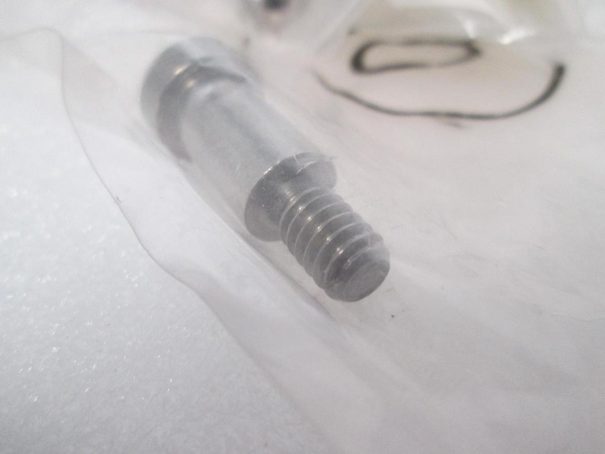 205-622, Screw, 3/8x5/8x1/4-20, New, Lot of 40