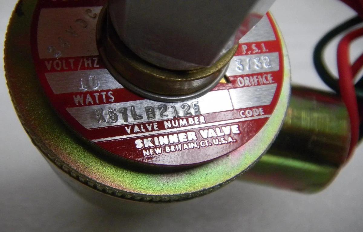 Used Skinner X51LB2125 Solenoid Valve, 24 VDC / 10W / 3/32 Orifice / 125 PSI, NEW