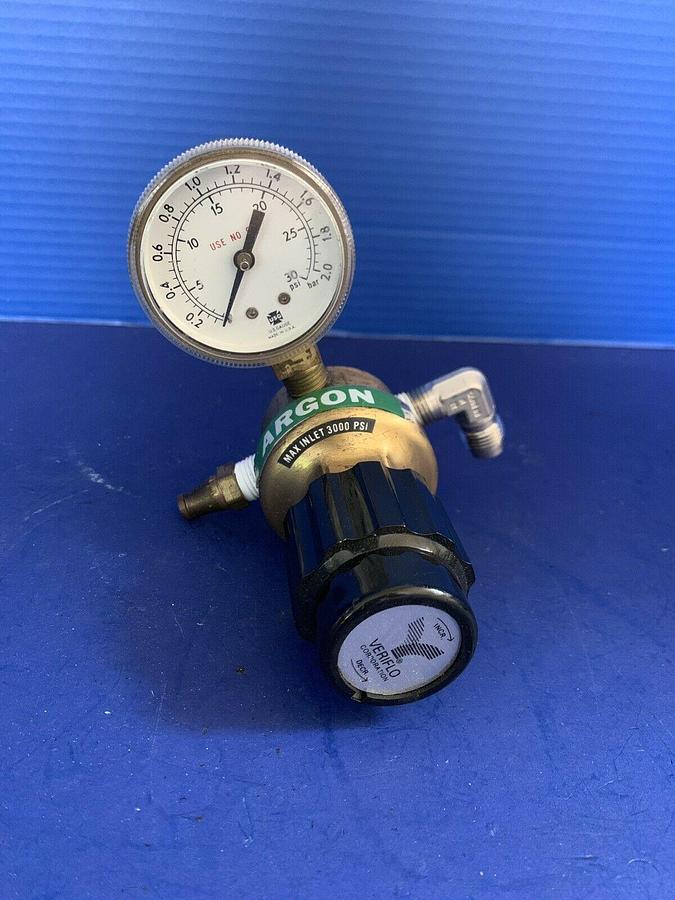 Used Parker Veriflo IR4B-30-GSD Brass Regulator w/ Gauge, 4 Port, Used