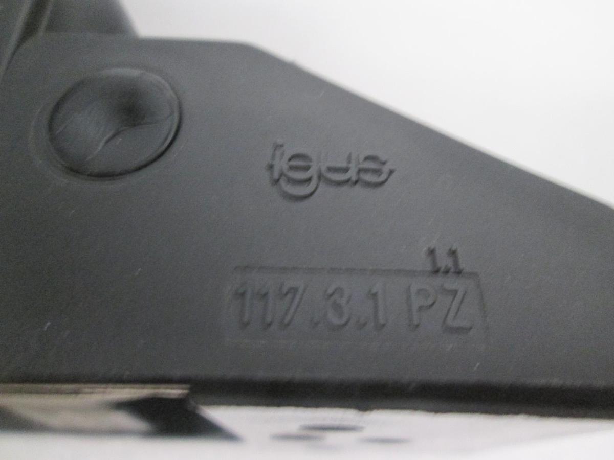 Used Igus, E16.3.060 (14 Pieces), 117.3.1PZ (2 Pieces) Energy Chain System, Used