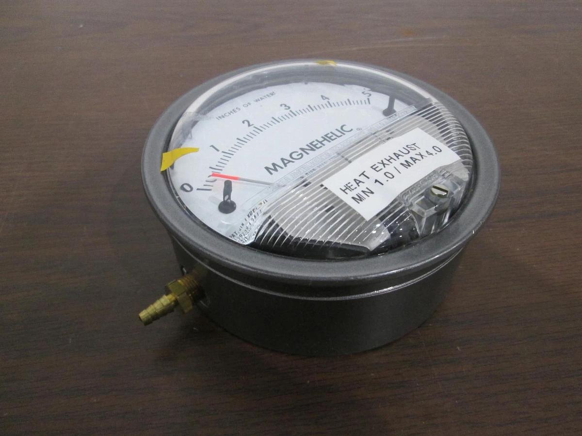 Used Dwyer, Magnehelic, 2005C, Pressure Gauge, 0-.5" of Water, Used