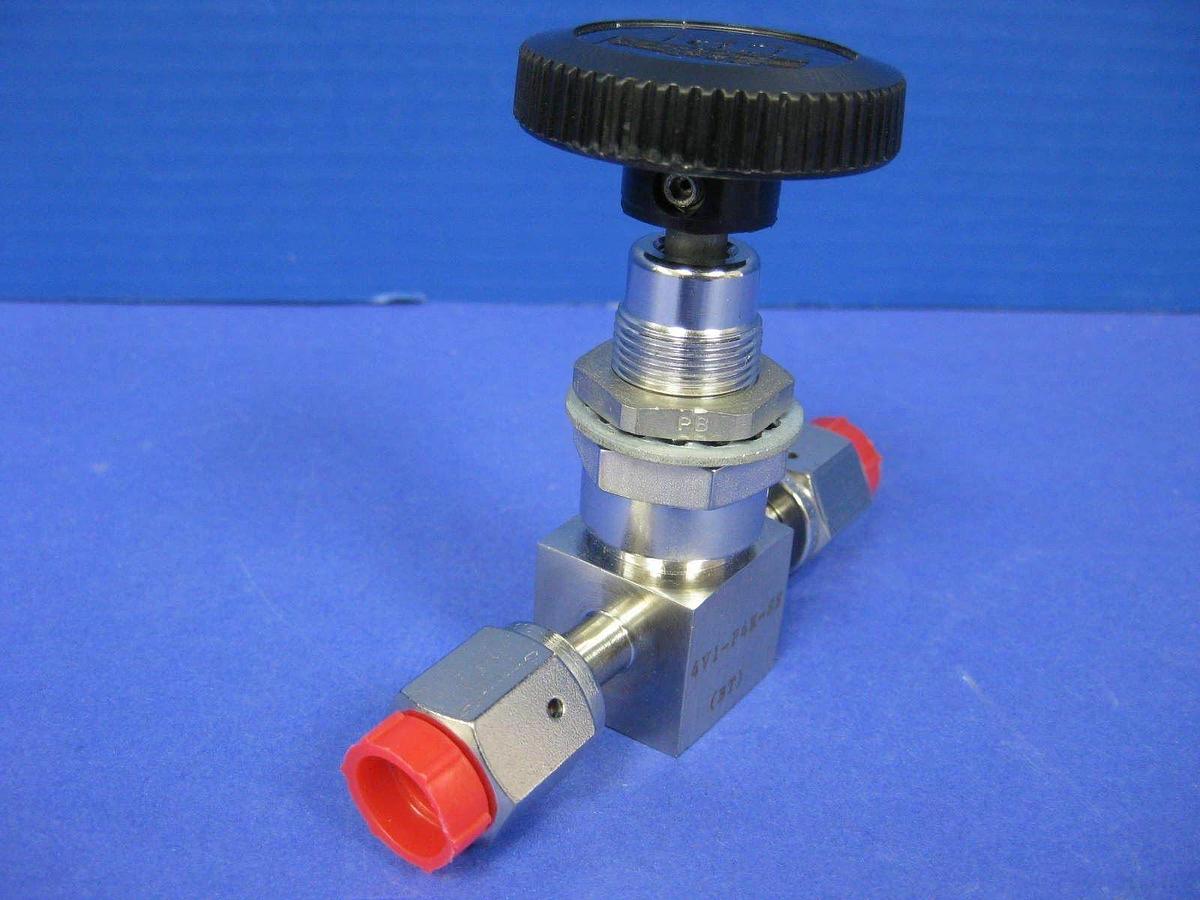 Parker 4V1-P4K-SS Manual Bellows Valve, 1/4" FVCR, New