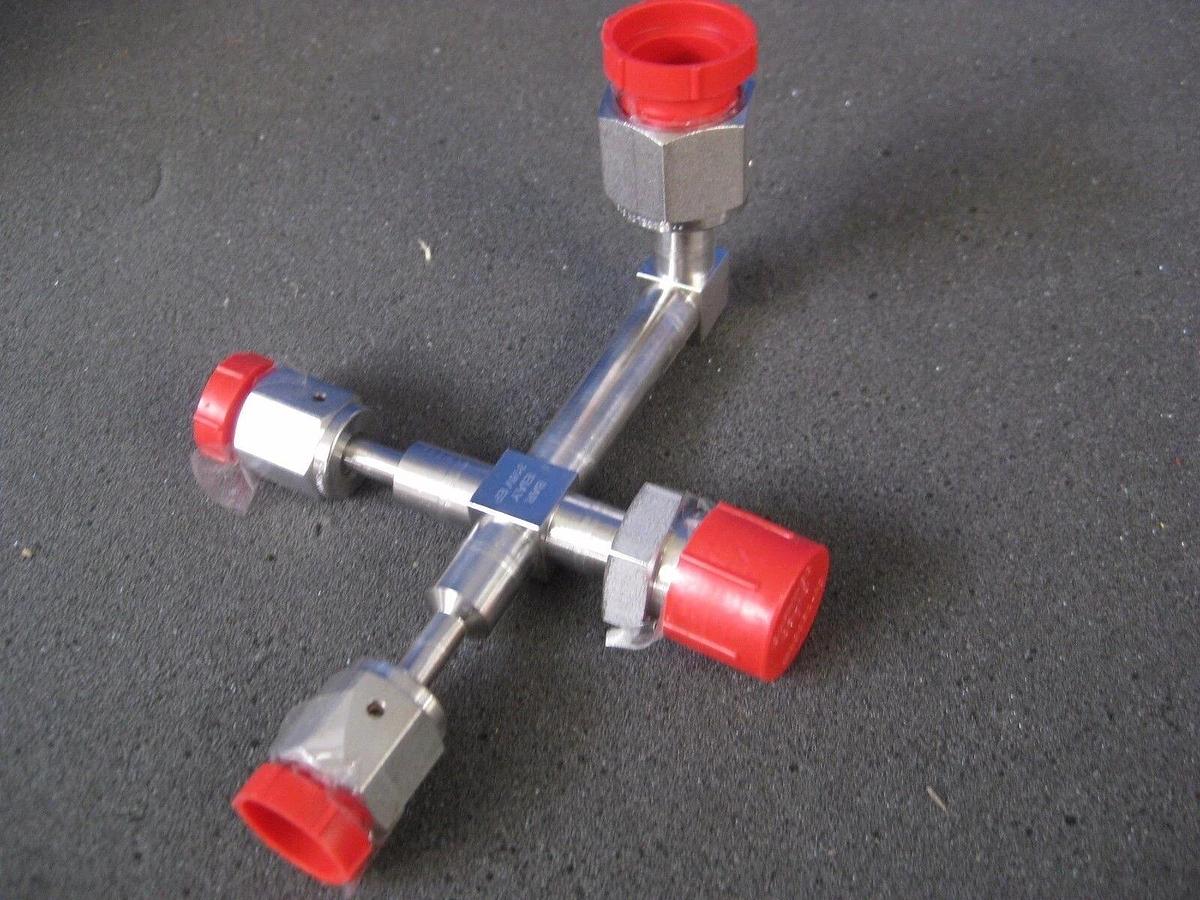 Used Swagelok CROSS Reducer Assy, 1/2" MVCR x 1/2" FVCR x 1/4" FVCR x 1/4"FVCR, Used