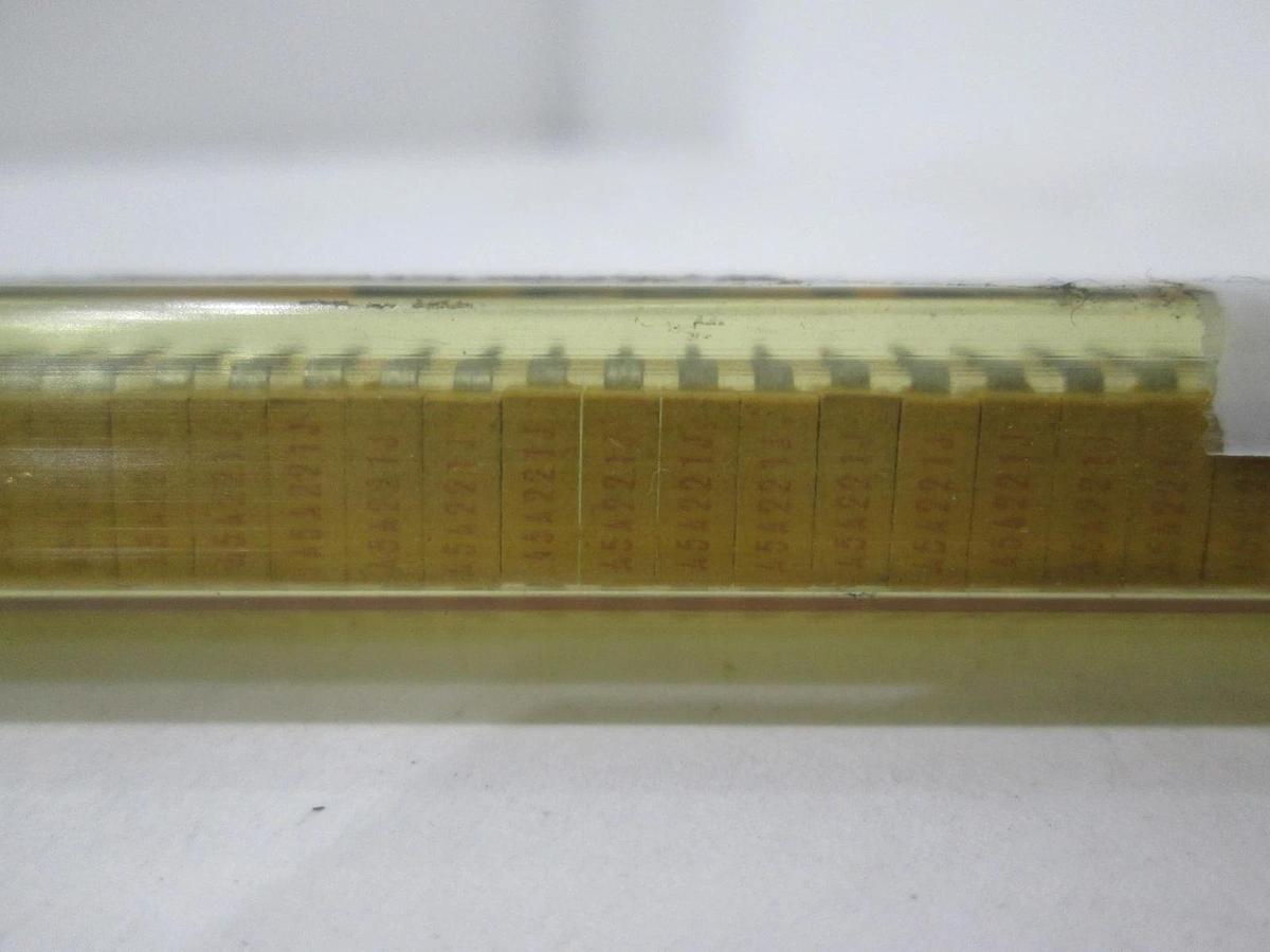 AVX Corporation, MD015A221JAB, Ceramic Capacitor, New, Lot of 200