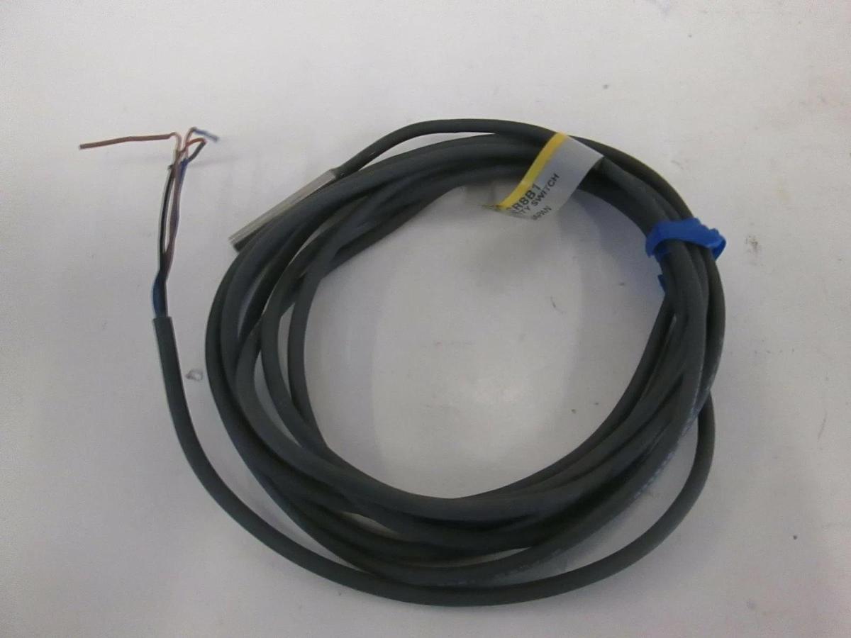Omron E2E-CR8B1 Proximity Switch, New Open Box