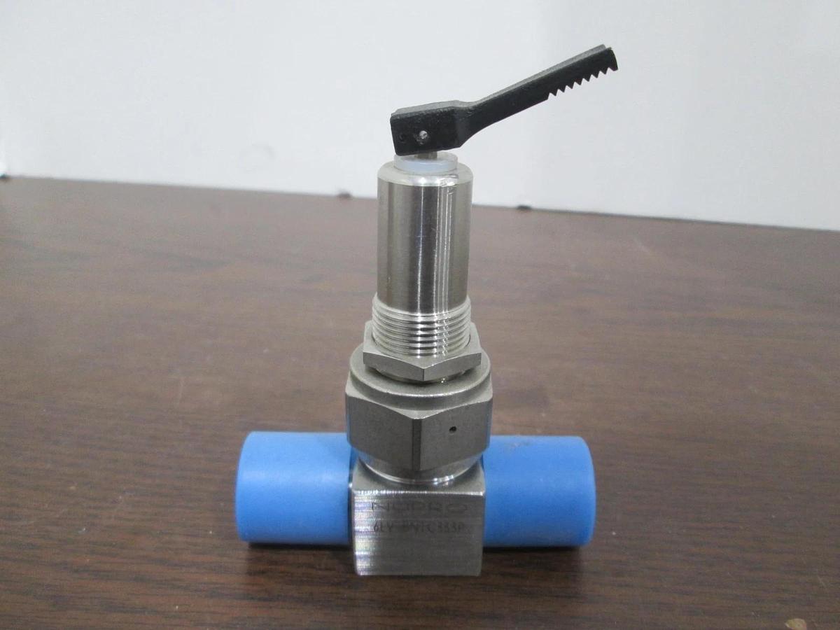 Used Nupro, 6LV-BNTC333P, 3-Way Diaphragm Valve, Used