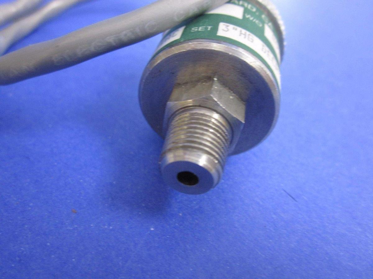 Used GECO Corp.  V110-31W2/3380 Pressure Sensor, 115VAC, 1A, 29.9"HG