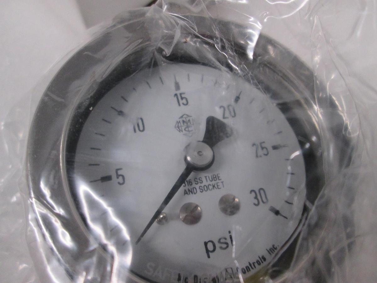McDaniel Controls, 0-30 PSI, Q3B, Air Pressure Gauge, 1/4" NPT, New