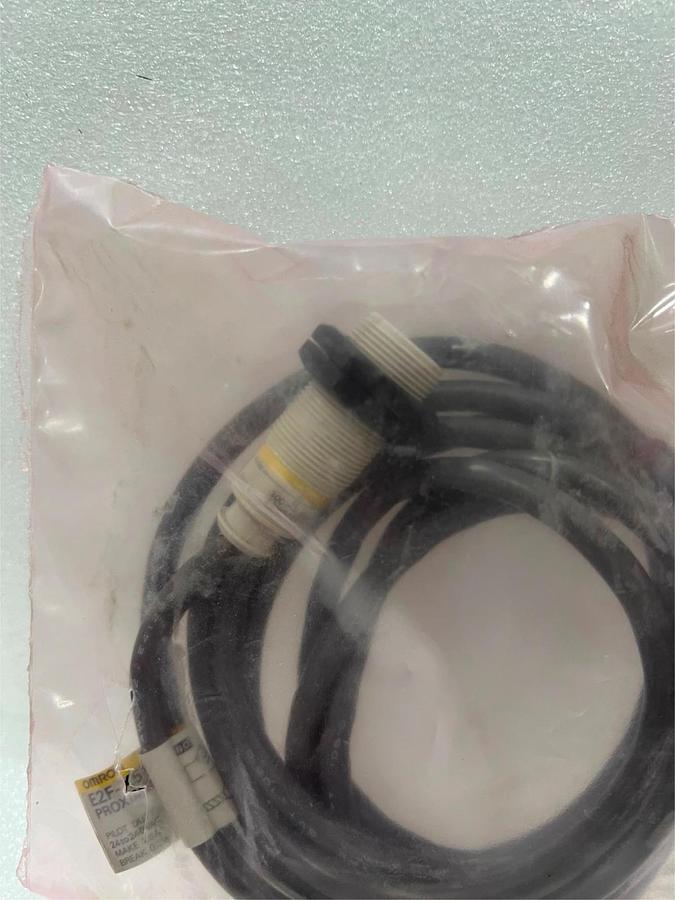 Used Omron, E2F-X5Y1-US, Proximity Sensor, New