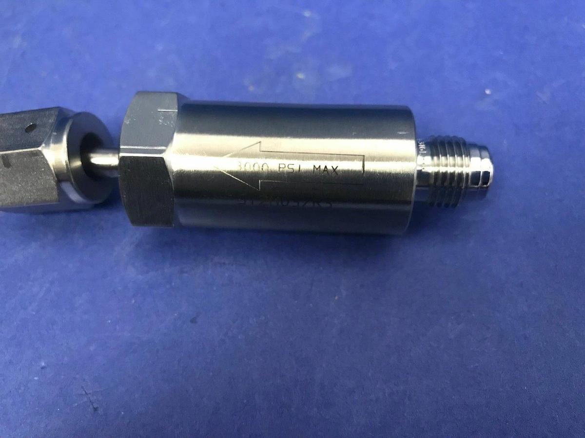 Used Millipore S12M037R3 In-Line Gas Filter , 1/4" MVCR x 1/4" FVCR, Lot of 2 Used