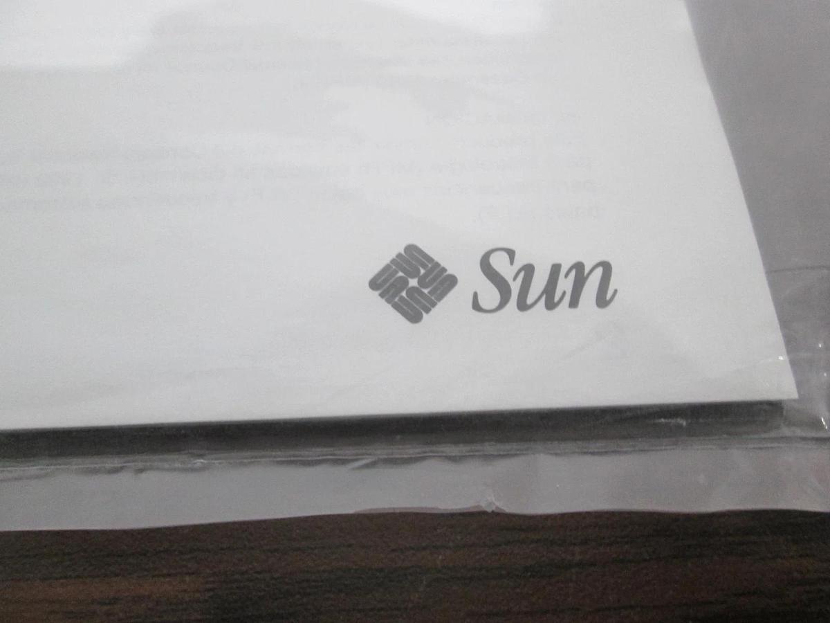 Used Sun, 17-Inch Premium Color Monitor Guide, 3-758-541-1 (1), New