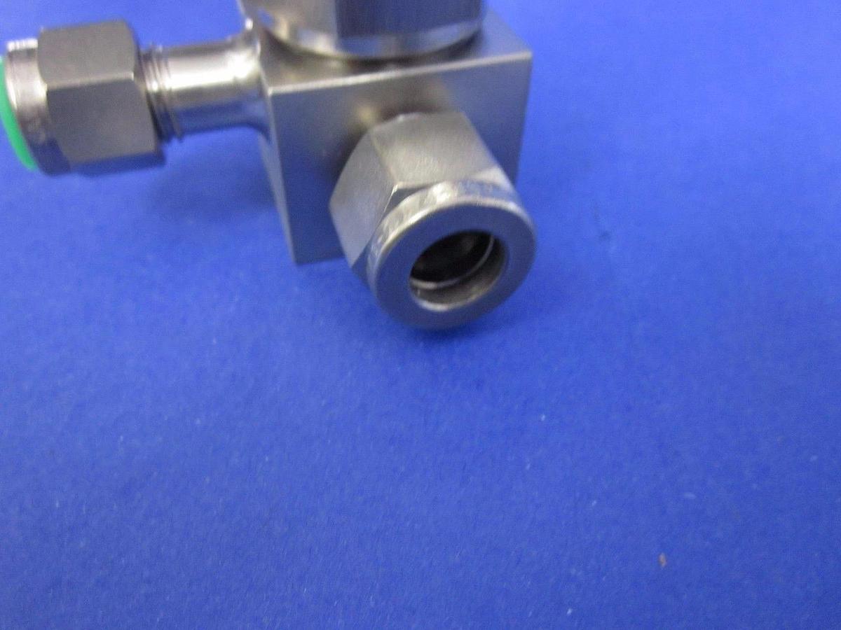 Nupro SS-4BK-1C-9ABAA Bellows Sealed Valve w/ NC Actuator, 3 Way
