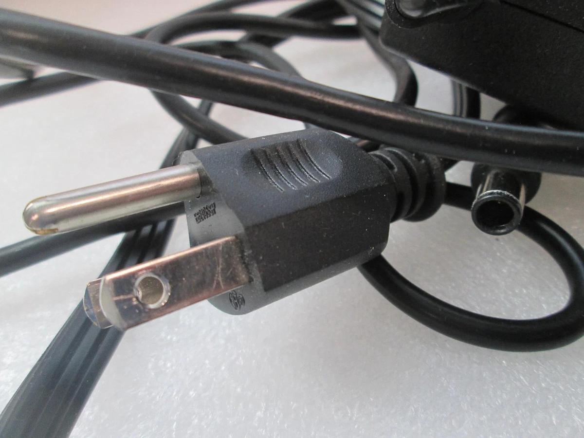 Used Dell, DA90PM111, MK947, 50-60Hz, AC Adapter, Used