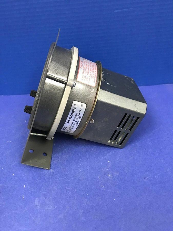 Used Dwyer Photohelic Gauge 0-50mm H2O / 0-0.5kPa Water, w/ Mounting Panel Used