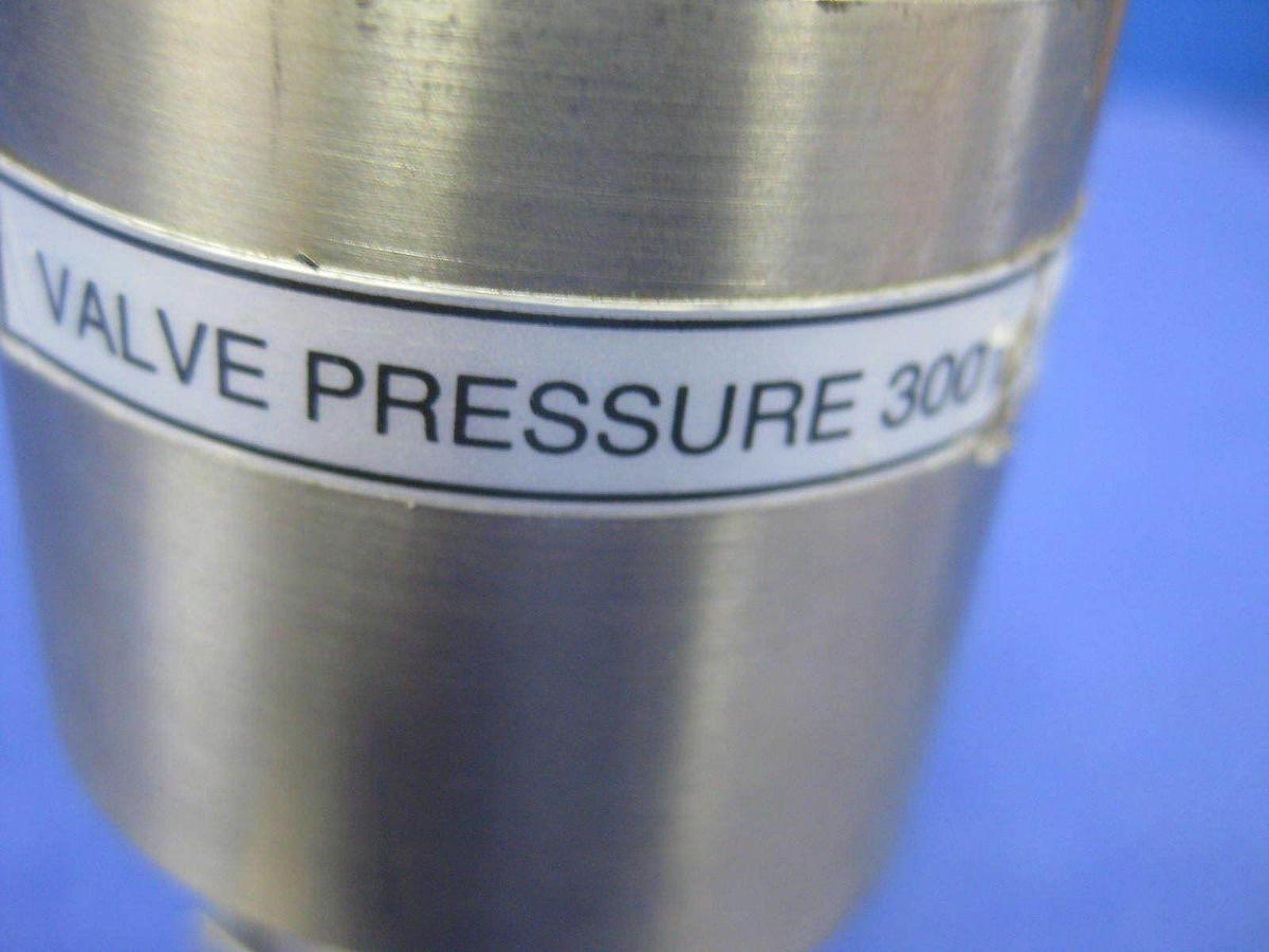 Used EWAL Titan II Pneumatically Actuated Valve, 1/4" MVCR x 1/4" FVCR, Used