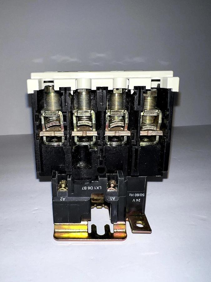 Telemecanique W9 0444785 01 61 Contacteurs, New