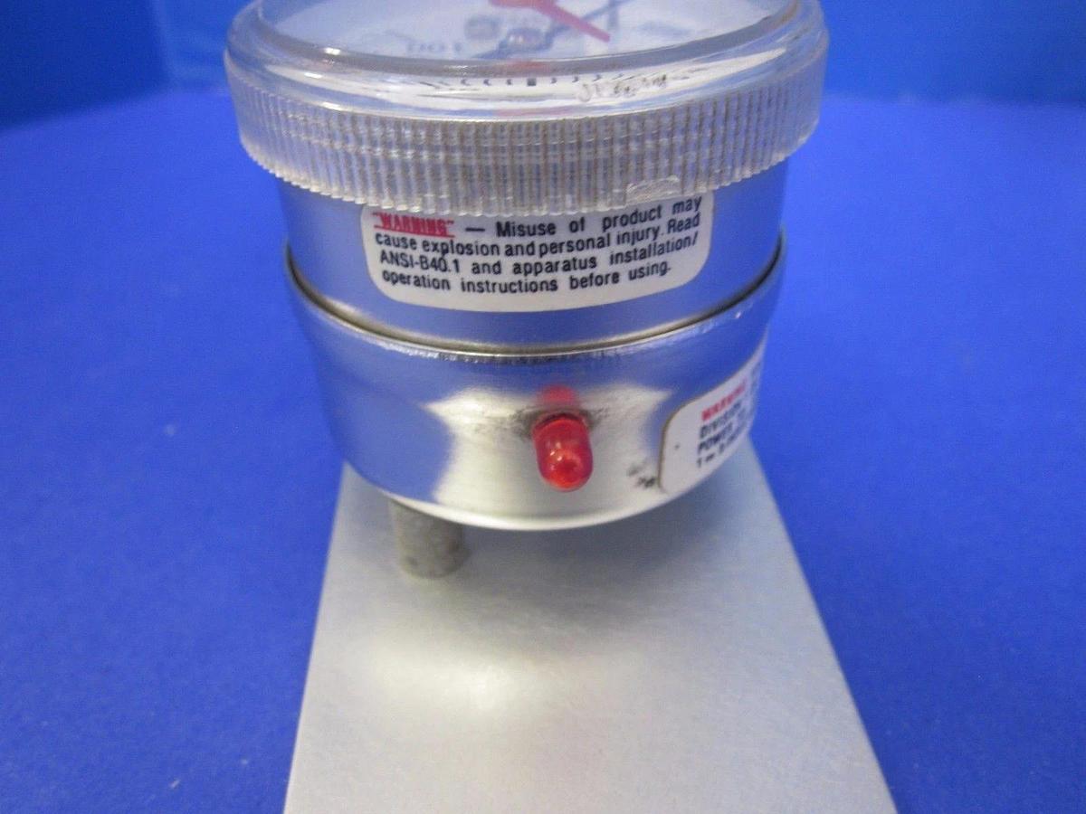 Used SPAN IPS 122 TYPE 2 Indicating Pressure Switch, 0-100 psi w/ 1/4" MVCR Tee, Used