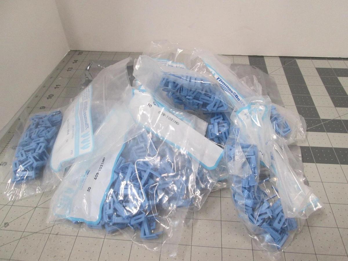 Thomas & Betts, 609-1031HD, Strain Relief Clip, Socket Connector, New, Lot of500