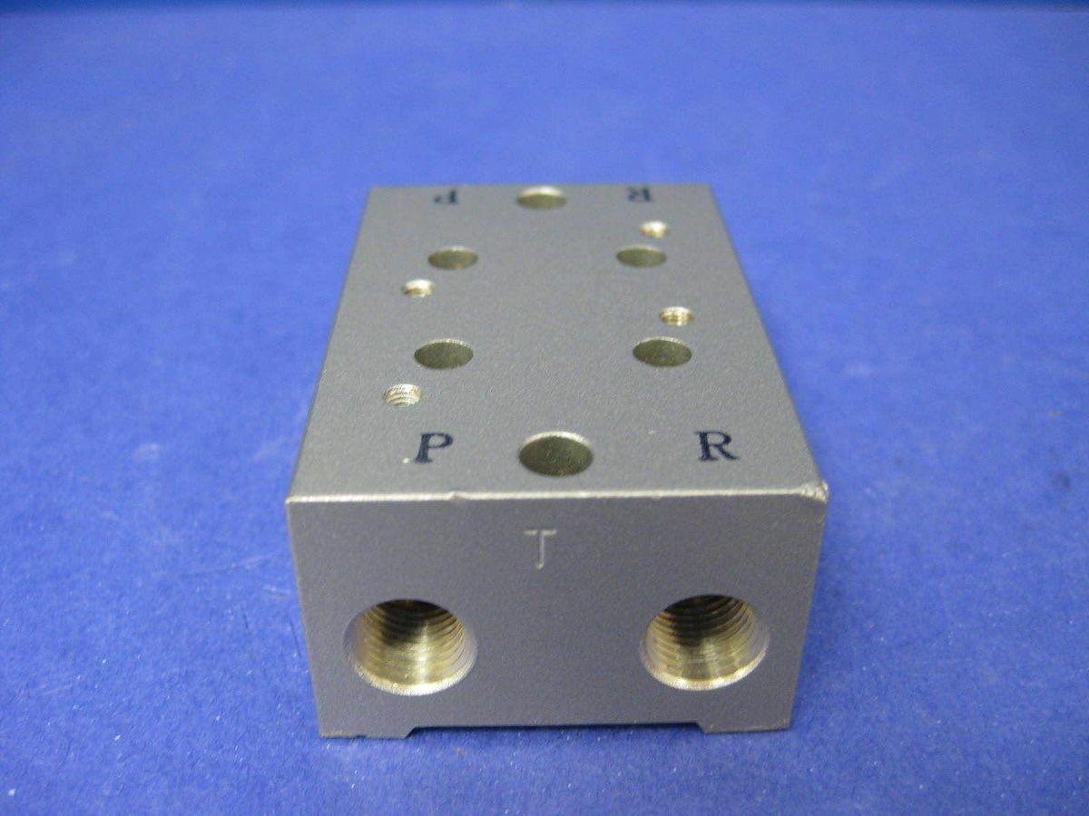 Used SMC NVVSZ5-20-021-00T 2 Station Manifold Block for VV3Z Valve, Lot of 2