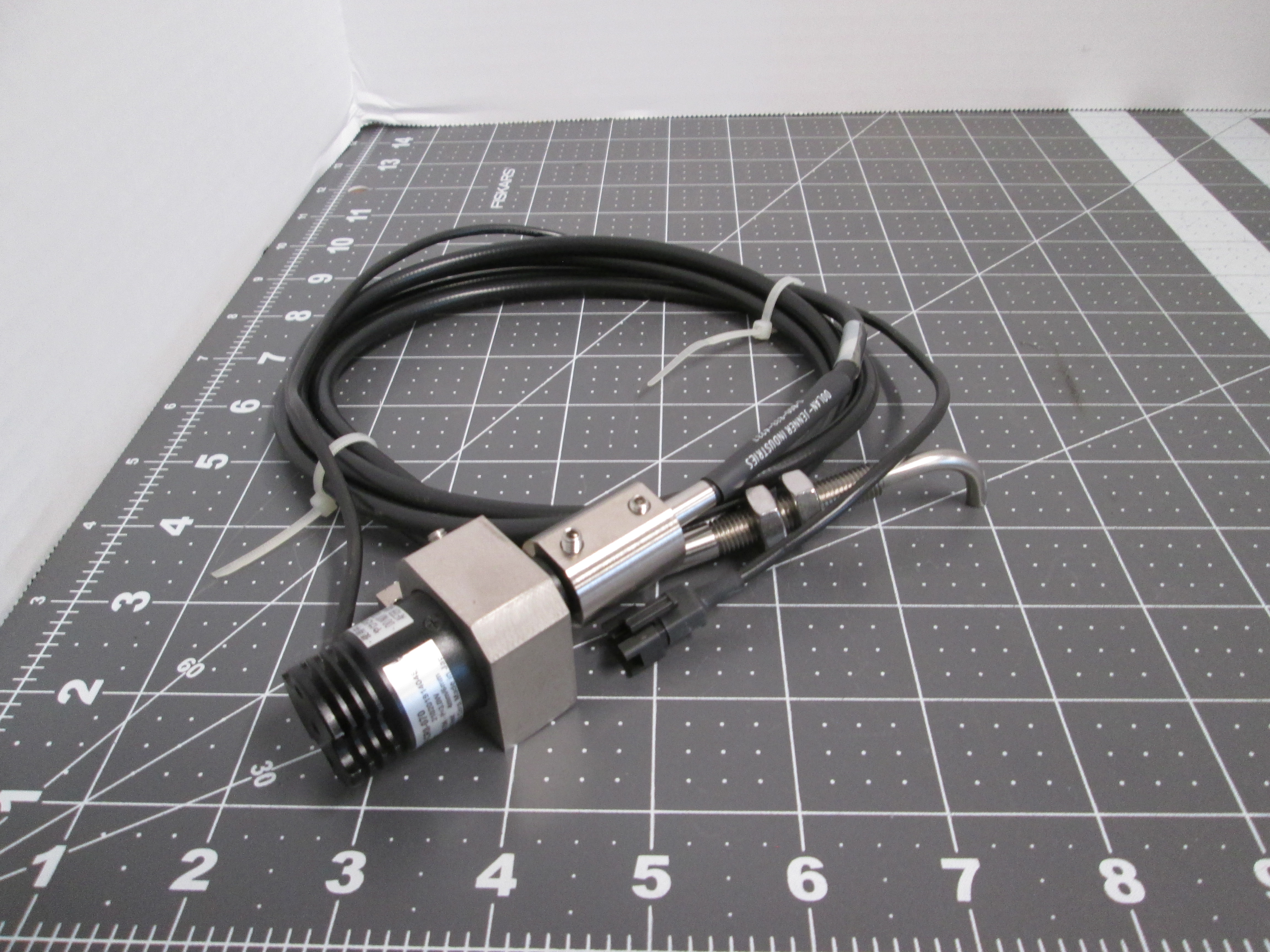 Used Lot of 2 SMC MKA20-20L Rotary Clamp Pneumatic Cylinder 20mm Bore 20mm Stroke