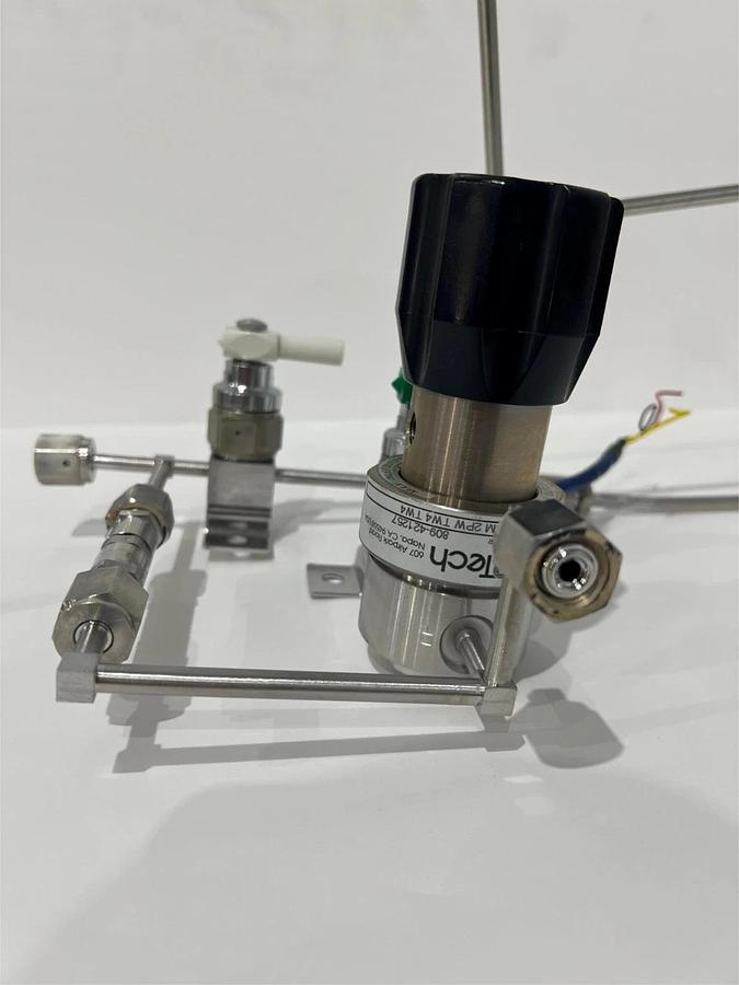 Used Aptech, AP1010SM 2PW TW4 TW4 Gas Regulator Assy w/ 2 Titan II 316 var Valves, Us