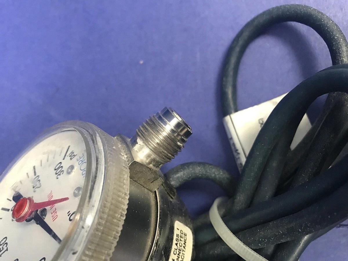 Used Millipore IPS 122 Indicating Pressure Switch, 30-0-300 psi, 1/4" MVCR, Used