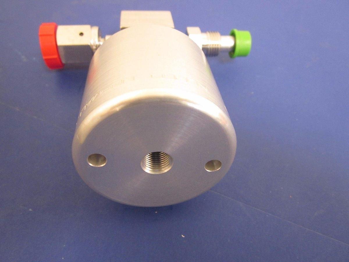 Used Nupro SS-HBTW4-C High Pressure Bellows Sealed Valve, 1/4" MVCR x 1/4" FVCR, Used