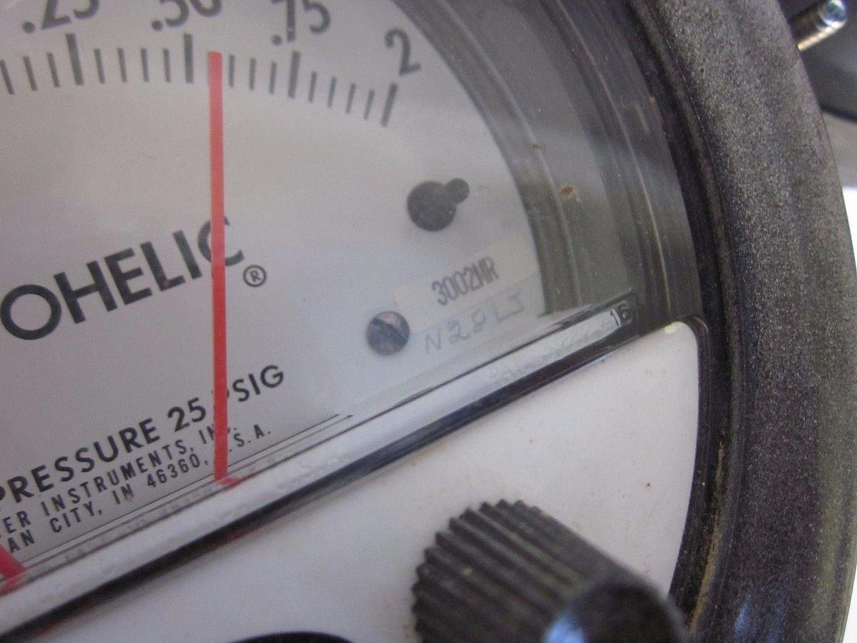 Used Dwyer 3001C and 3002MR Photohelic Gage , 0-1.0" and 0-2"of Water, Lot of 2 Used