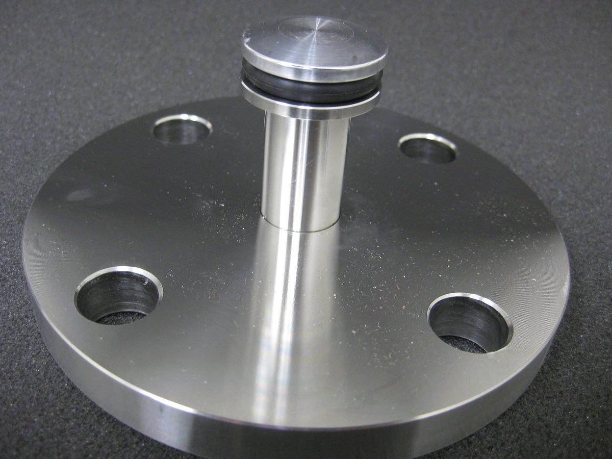 Stainless Steel Vacuum Assy: 5" F to NW16 Adapter, Centering Ring & Clamp