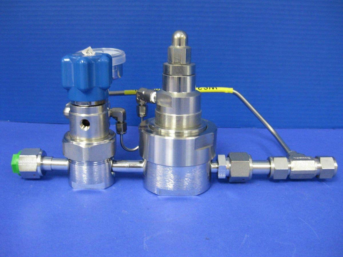 Used Veriflo SQ Double Regulator Gas Stick Assy w/ SQ420E and -30-0-200 psi Gauge