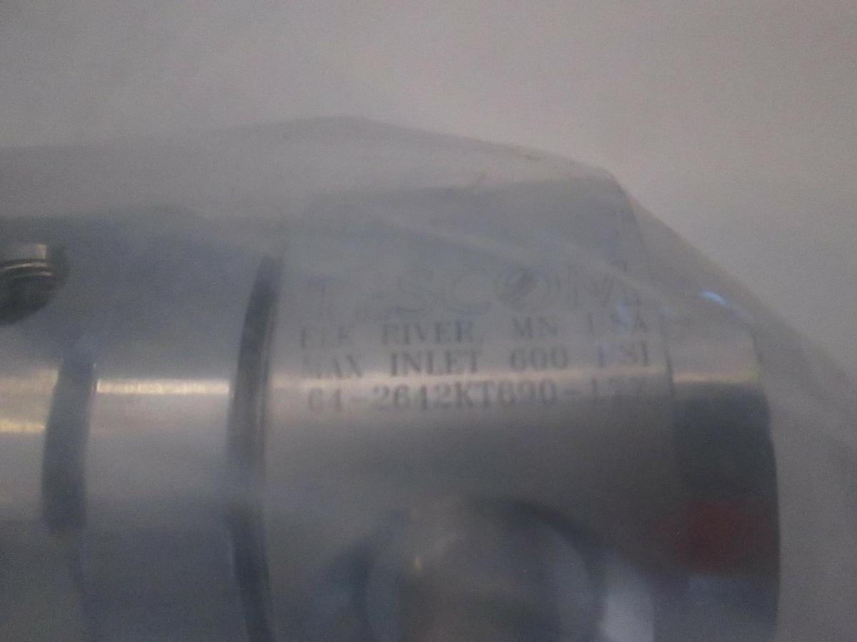 Used Tescom 64-2642KT690-117, Pressure Regulator - 2 Port, Male VCR Elbow