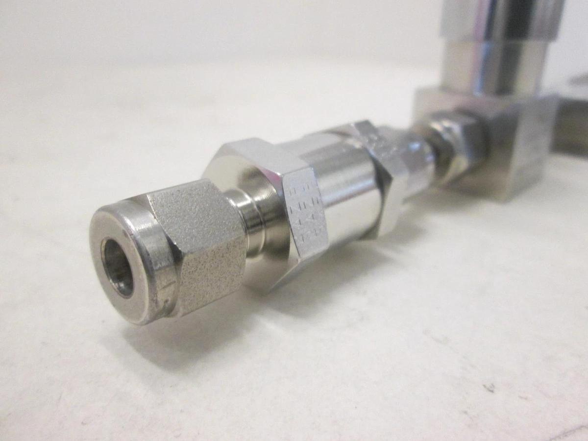 Used VGS, 316L Series 14, 521980, Manual Valve w/ Semi Gas Systems Vent-Vac, Used