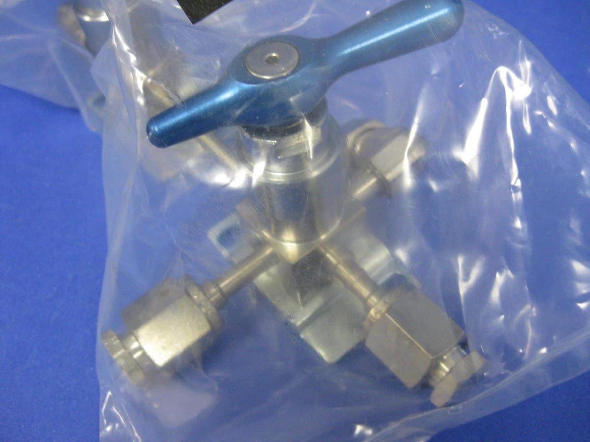 Used Semi-Gas Manual Shut Off Flow Valve Assy, N2 Purge Manifold Valve, Tested