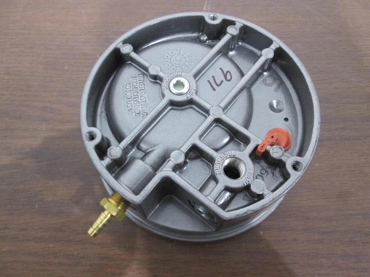 Dwyer, Magnehelic, 2005C, Pressure Gauge, 0-.5" of Water, Used