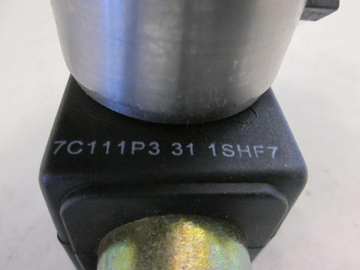Used Skinner, Solenoid Valve, 7C111P3 31 1SHF7, 7/64 Orifice, 1000 PSI, 110V, Used