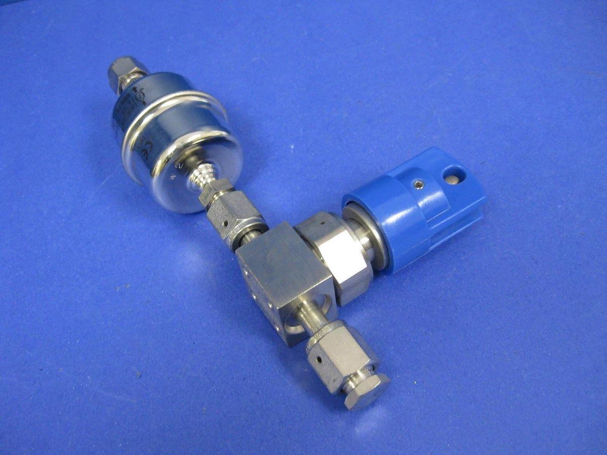 Used Swagelok 6LV-DFHLFR4-P1-BL Diaphragm Valve w/ Lockout Handle and Gaskleen Filter