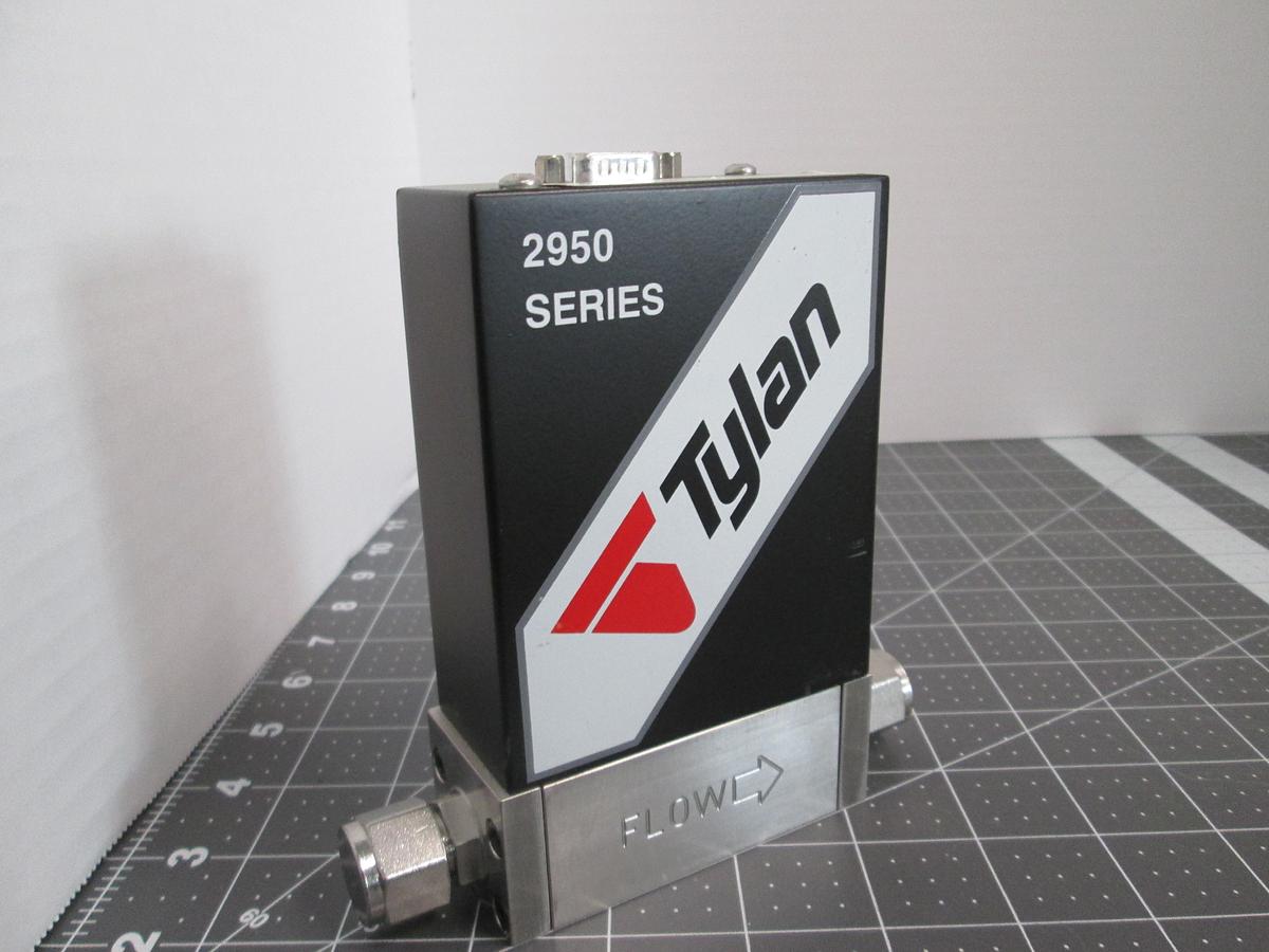 Used Tylan ,FC-2951MEP5, 2950 MFC Mass Flow Controller 100SCCM SF6