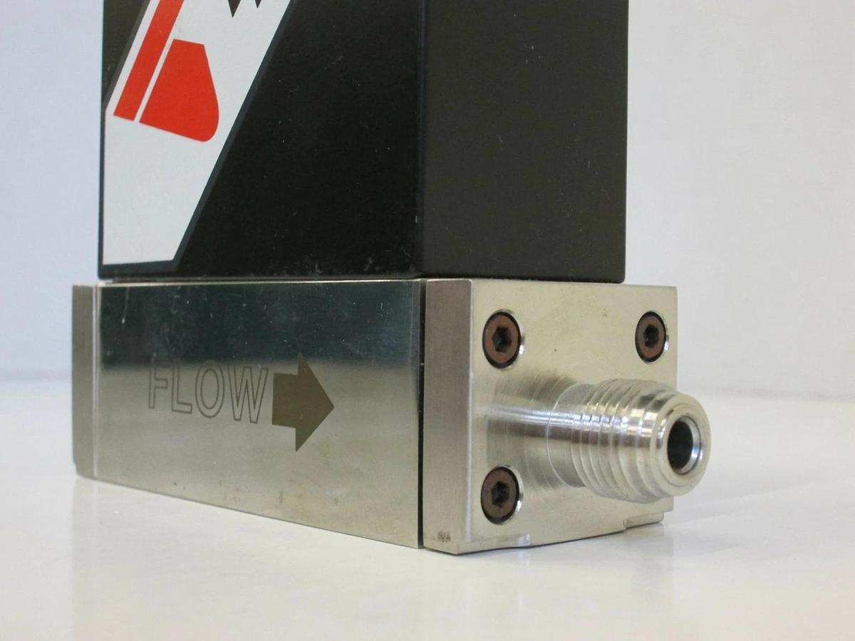 Used Tylan FC-2900M MFC Mass Flow Controller 2 SLPM, HCL