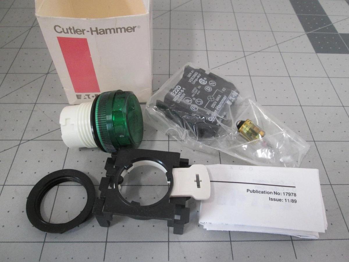 Cutler Hammer, E22A3N80X4, Plastic Lens-GRN w/ Insert Light Unit, New, Lot of 2