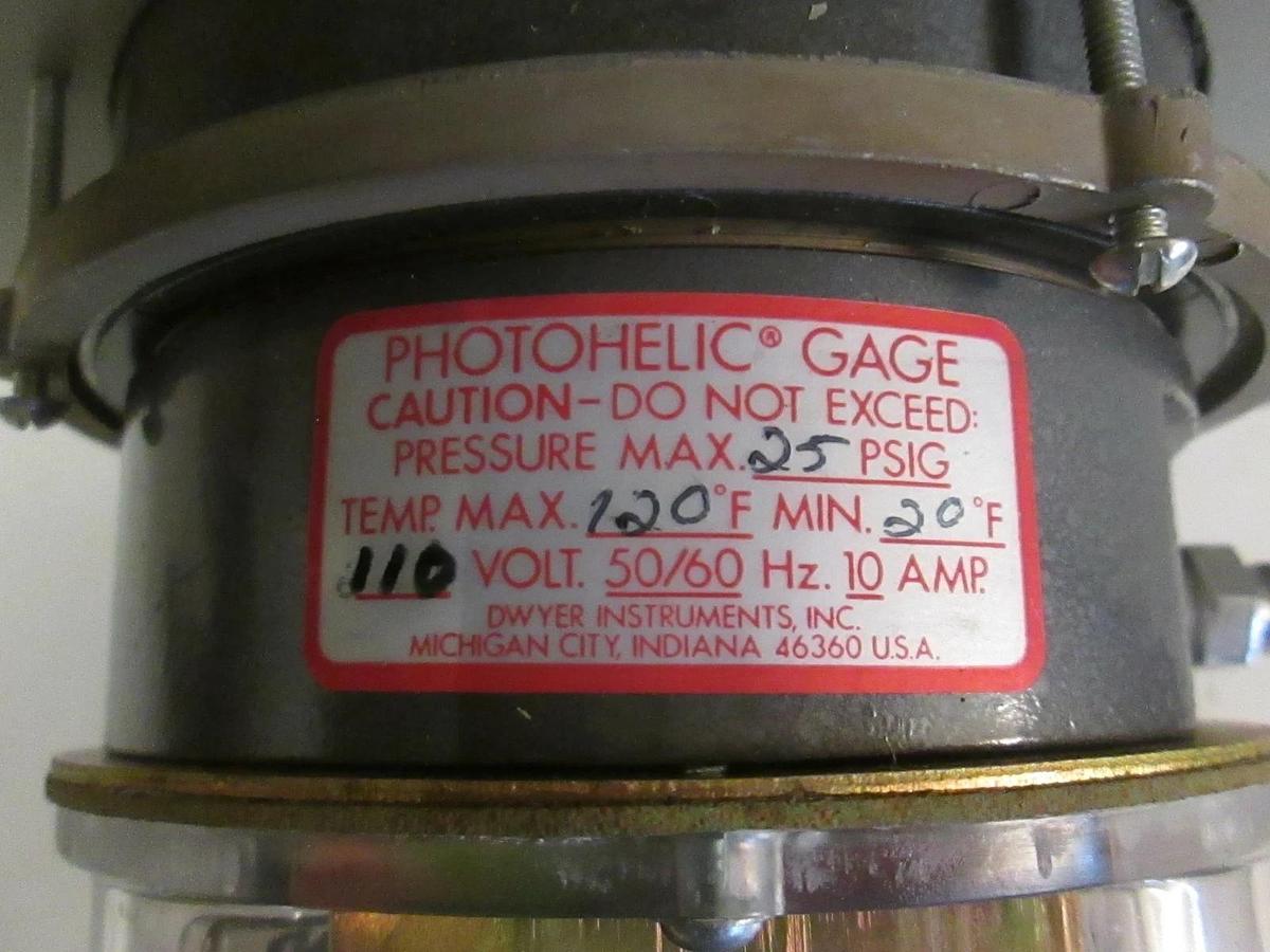 Used Dwyer Photohelic Gauge 0-5 Inches Aq, w/ Mounting Panel Used