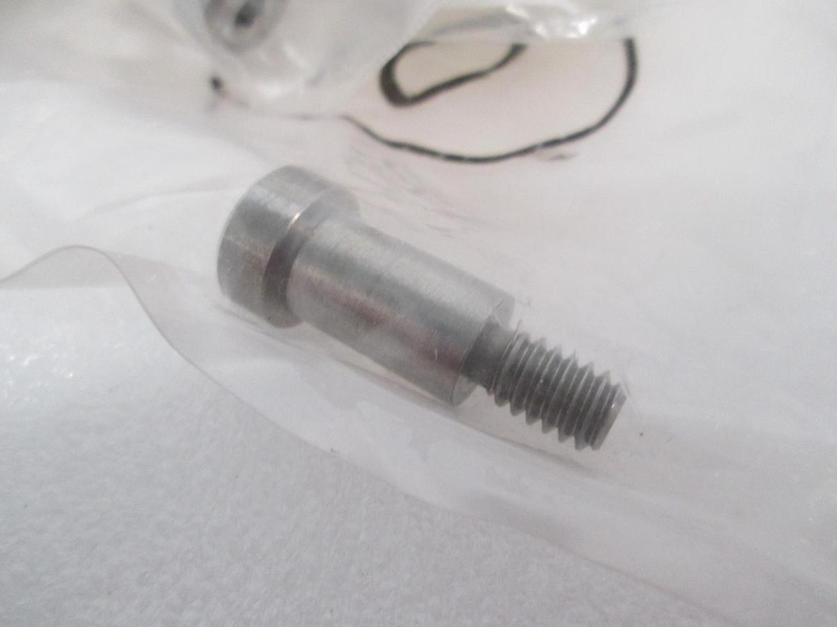 205-622, Screw, 3/8x5/8x1/4-20, New, Lot of 40
