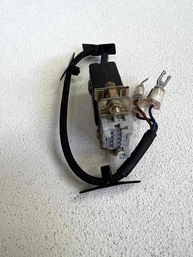 Used SVG VTR P/N 600668-01 ASSY, HRNS, Over Pressure Relay, Used