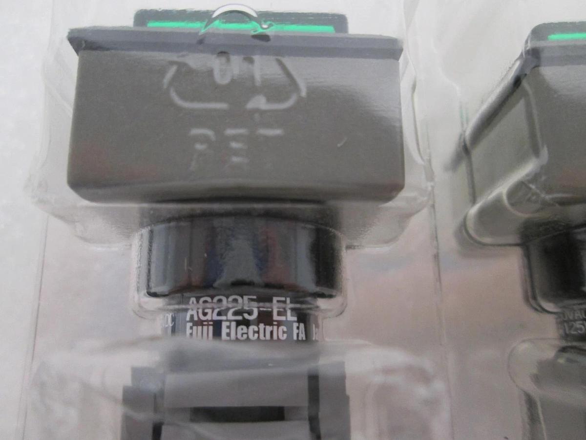 IDEC, AG225-ELG22B3, Push Button Switch, Green, New, Lot of 2