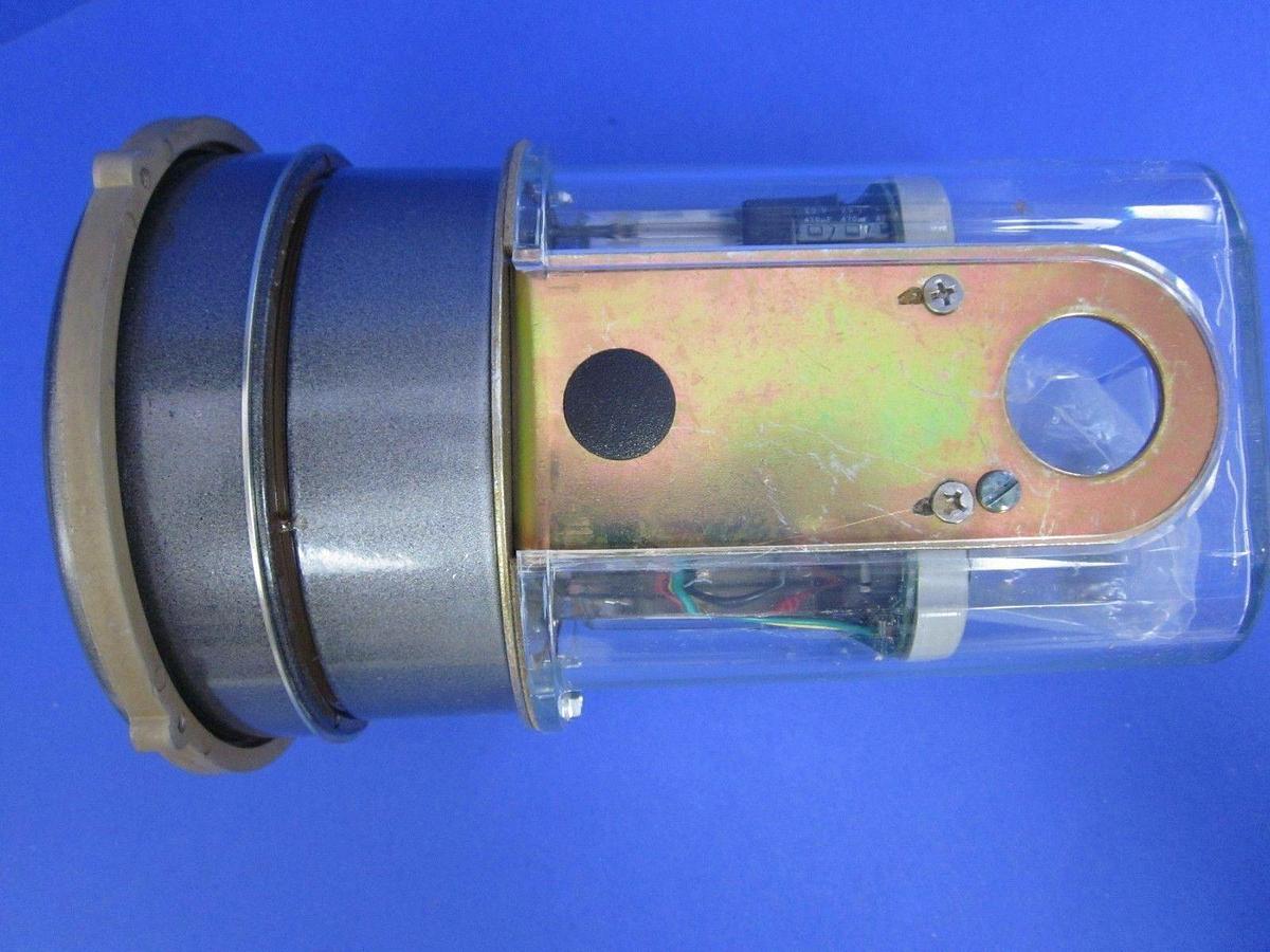 Dwyer 3002-TP Photohelic Pressurer Switch/Gage, 0-2.0" of Water