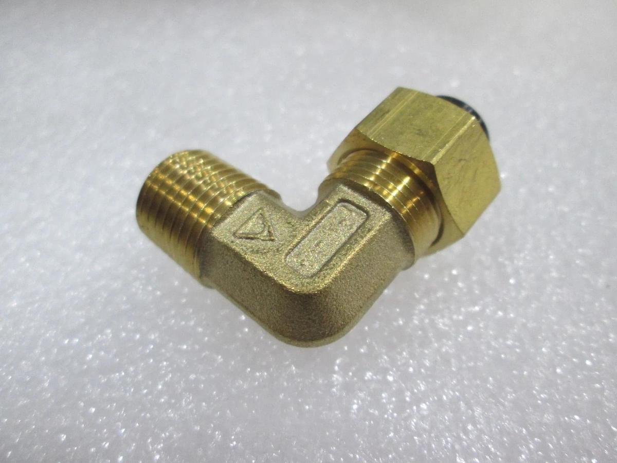 028-004493-1, 90 Degree Elbow, Lot of 23